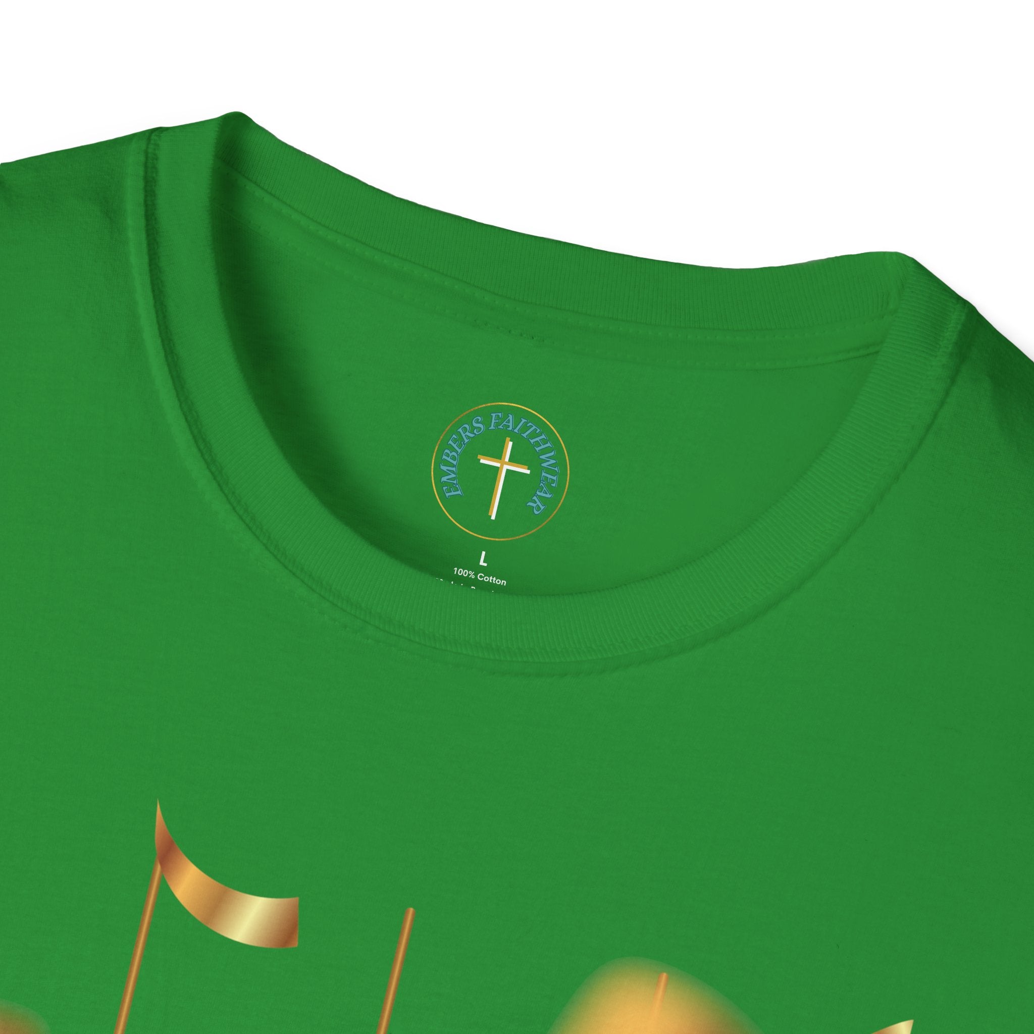 Adore Christ the king v5. T-Shirt