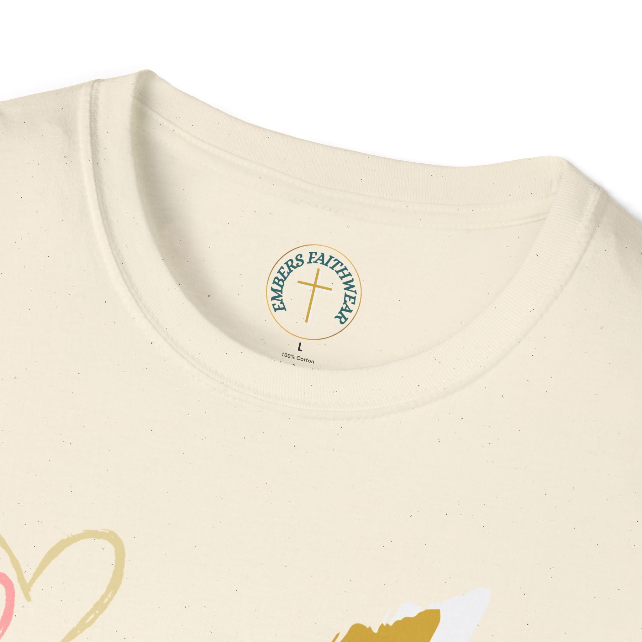 His love never fails. T-Shirt